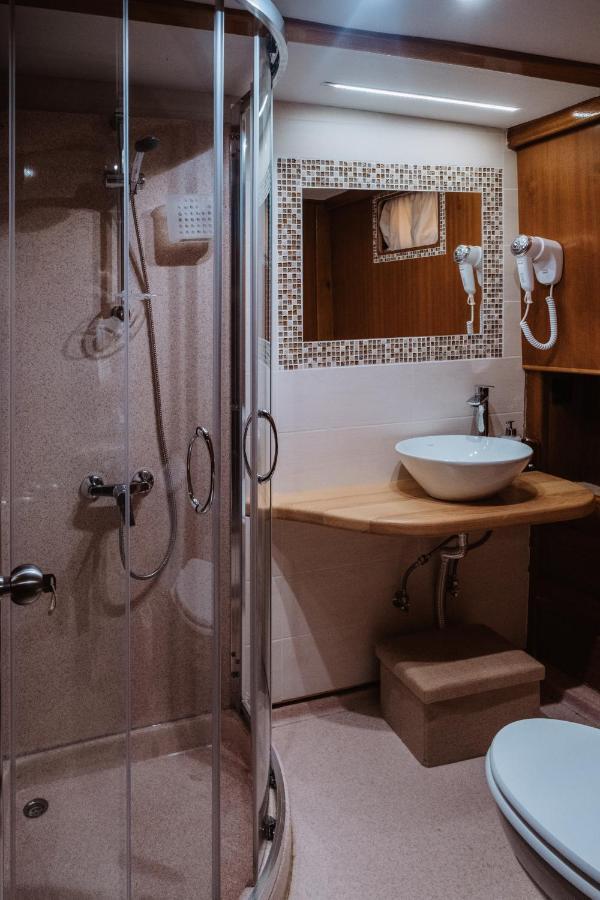 Sicily Sea Charter Hande Capo Galera Hotel Палермо Екстериор снимка